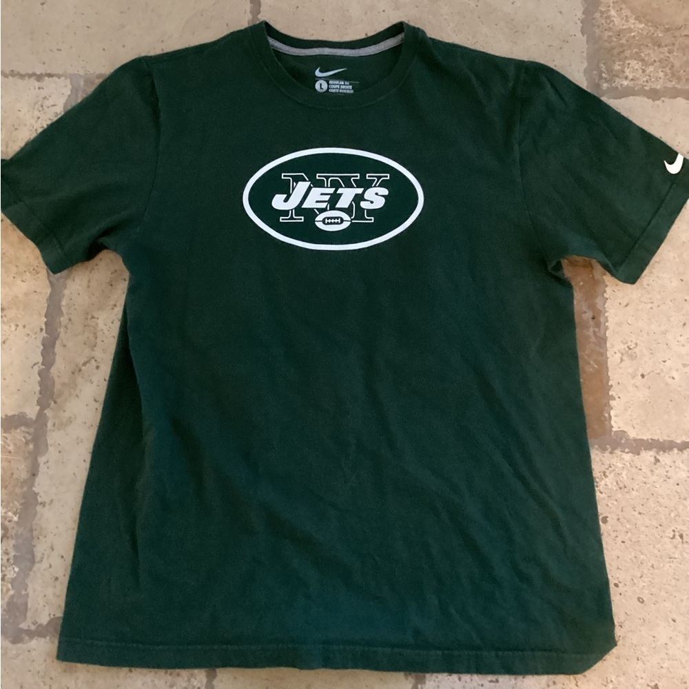 Nike NY Jets Tim Tebow #15 tshirt-SZ L
Pit to pit 20”
Length 27”